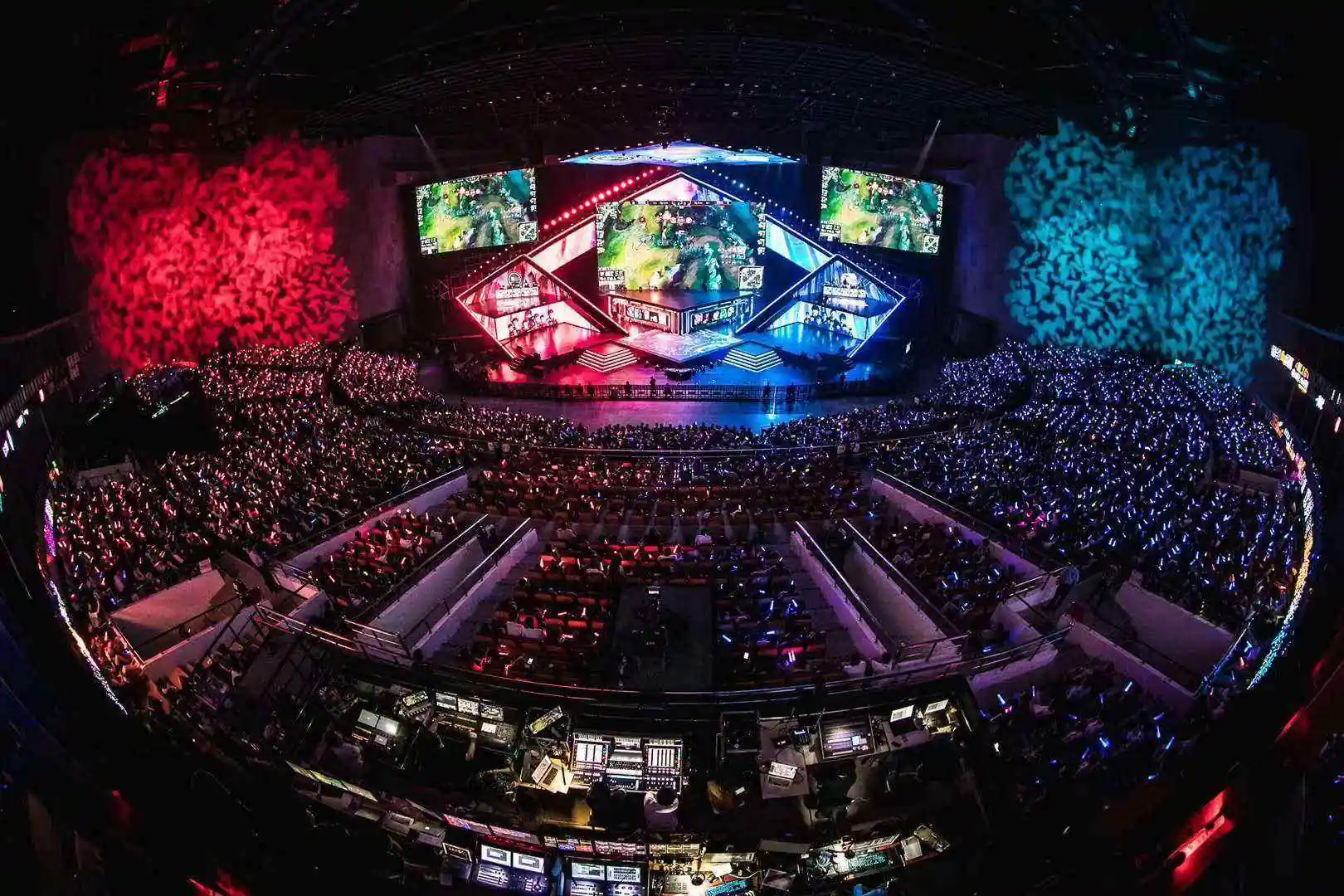 TES 2-0 BLG，JKL选手闪耀TES赛季第9胜！